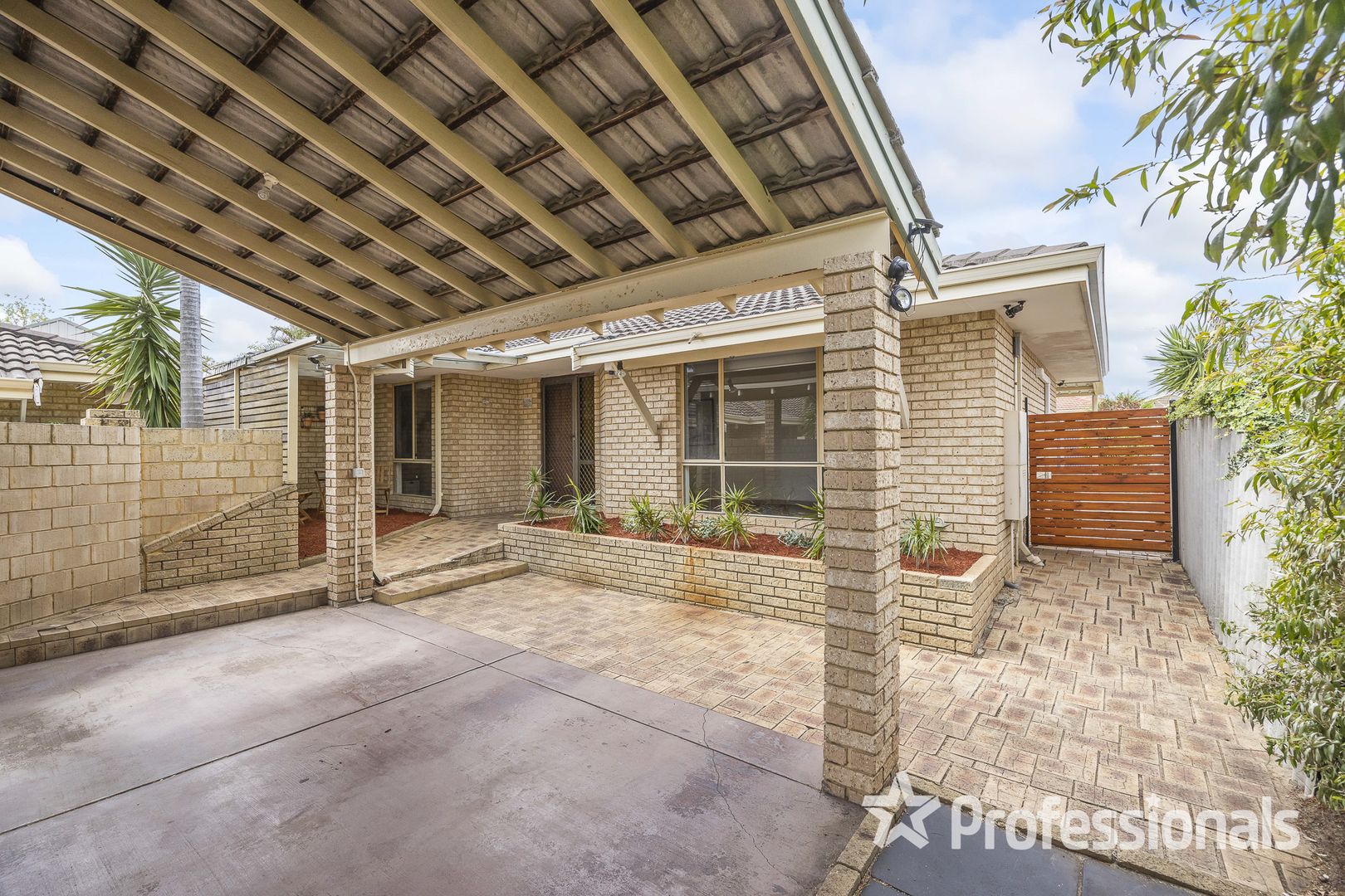 20B Skipper Place, Ballajura WA 6066, Image 2