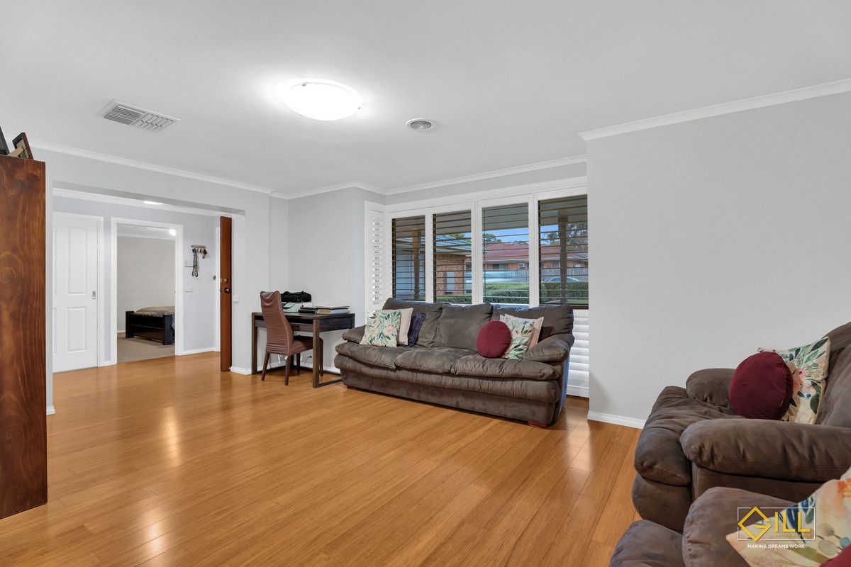 29 Bellevue Drive, Berwick VIC 3806, Image 2