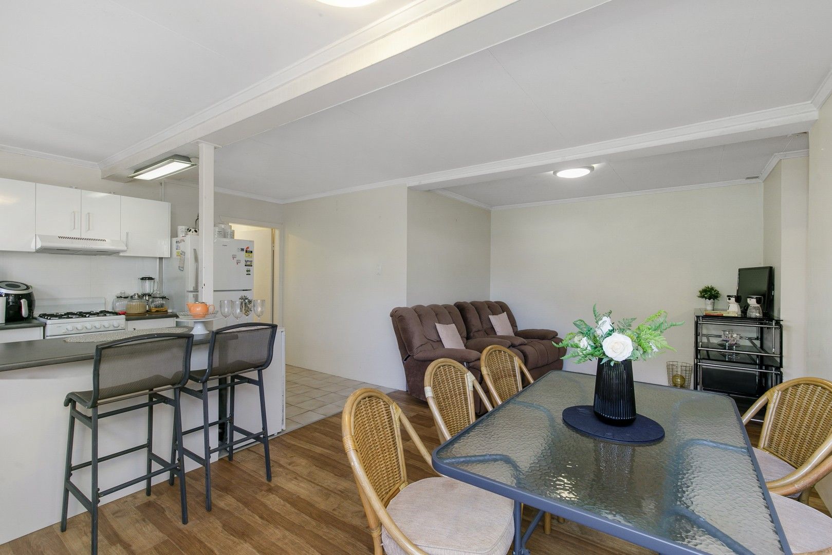 2 bedrooms Apartment / Unit / Flat in 5/100 Mountjoy Terrace MANLY QLD, 4179