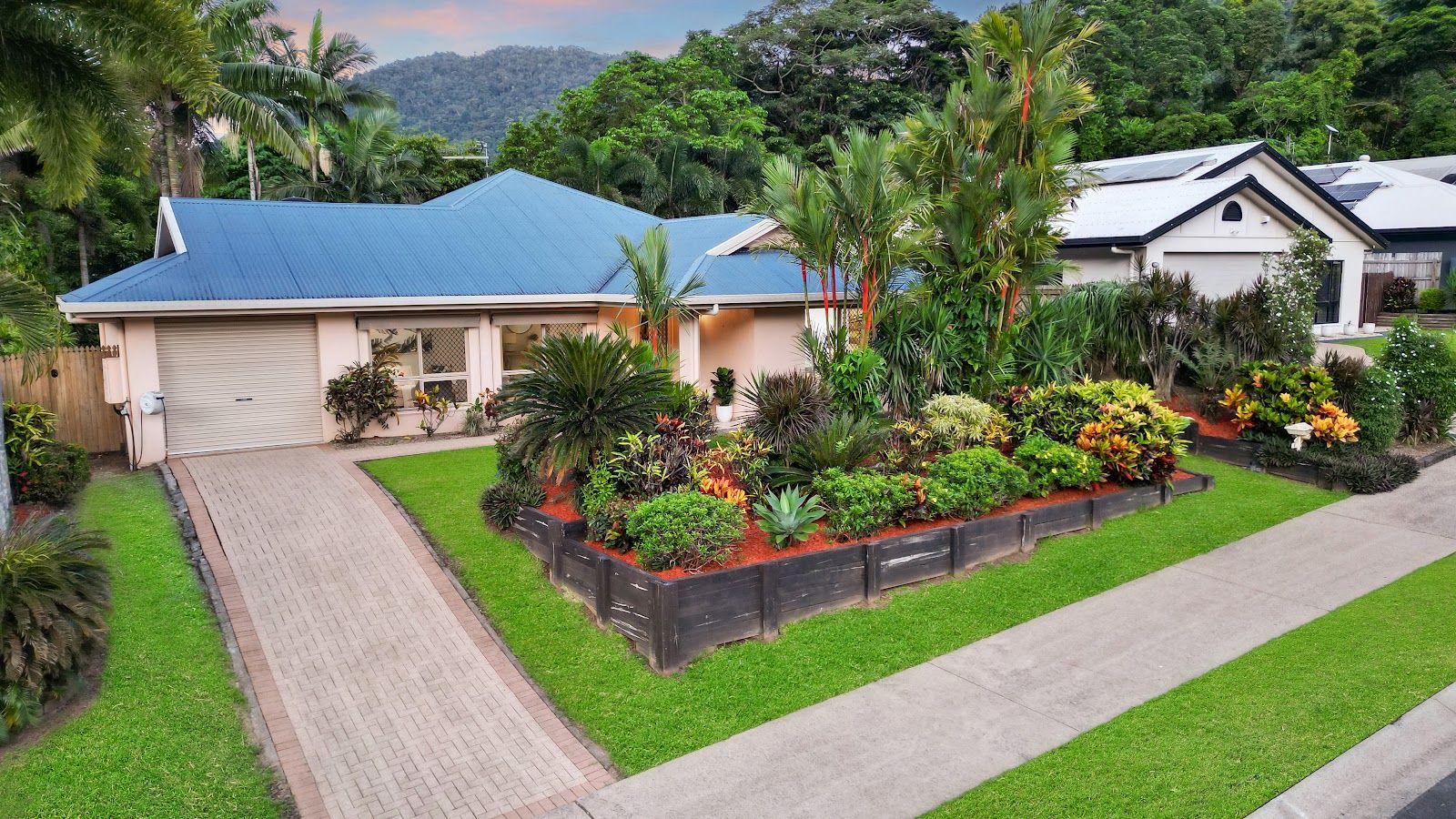 3 Gavin Hamilton Close, Redlynch QLD 4870, Image 0