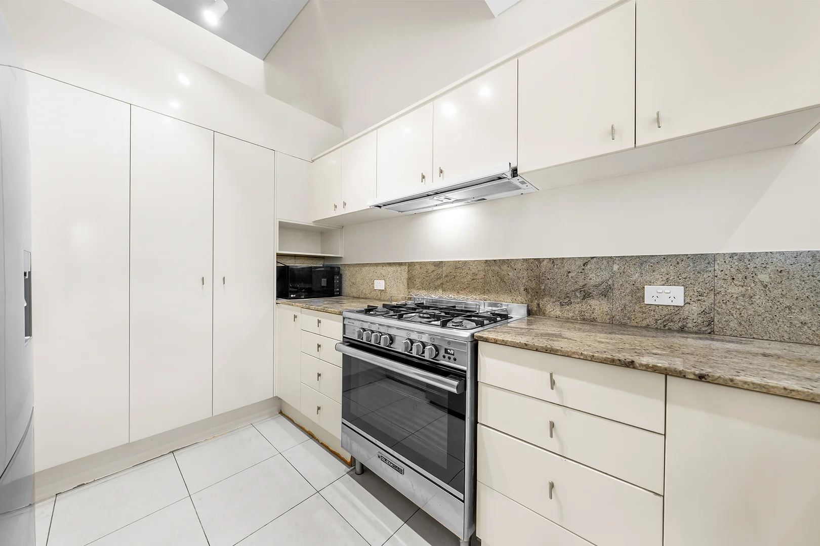 Additional image 3 of 19 Sutherland Lane, Cremorne NSW 2090