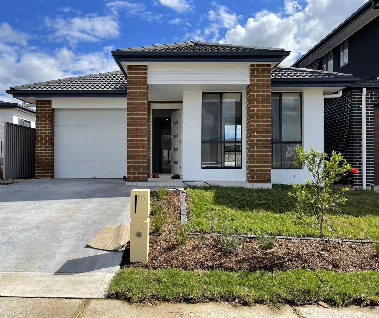 4 bedrooms House in 91 Contour Road AUSTRAL NSW, 2179