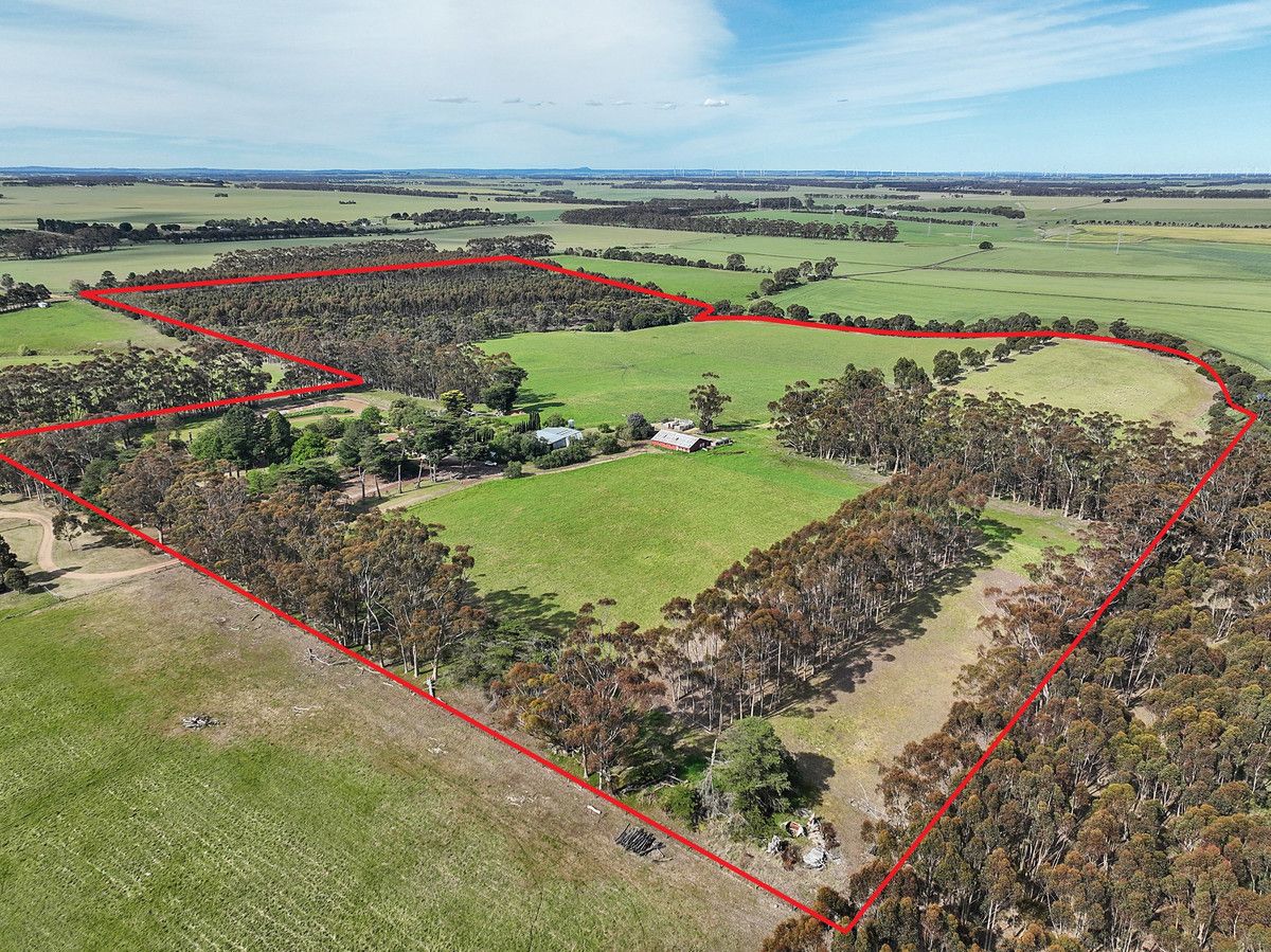4 bedrooms Rural in 1 Oman Street LISMORE VIC, 3324