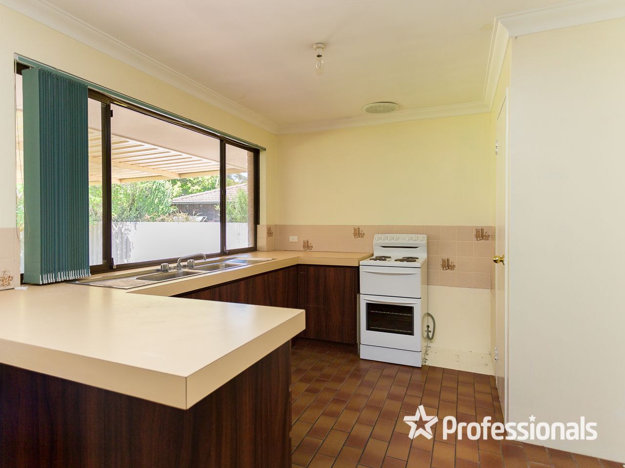 70 Girraween Street, Armadale WA 6112, Image 2