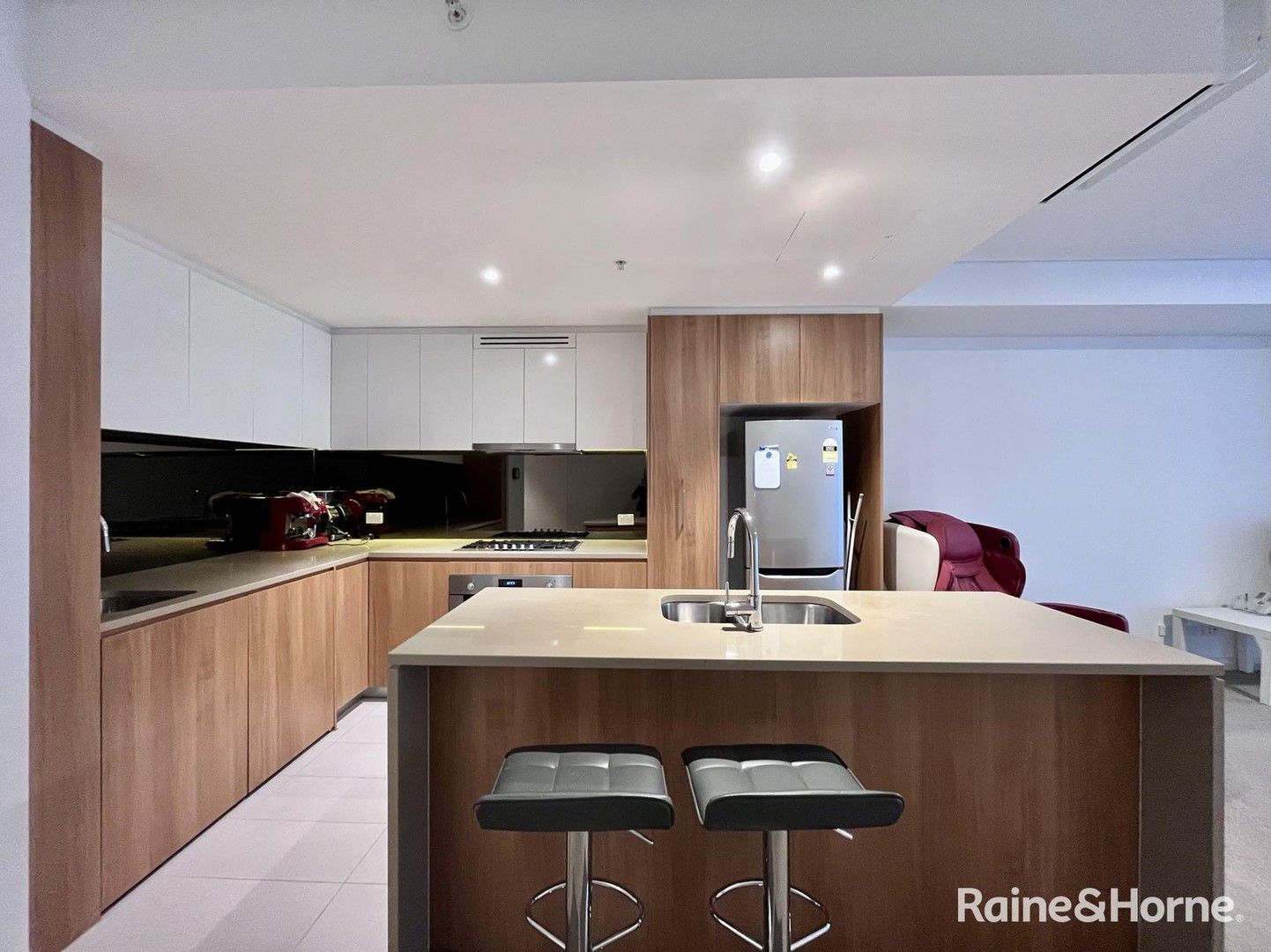 1 bedrooms Apartment / Unit / Flat in 304/10 Burroway Road WENTWORTH POINT NSW, 2127