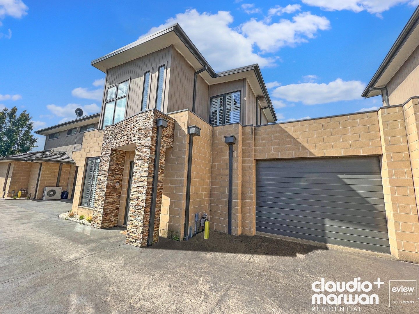 2 bedrooms Townhouse in 2/8 Gregory Street OAK PARK VIC, 3046