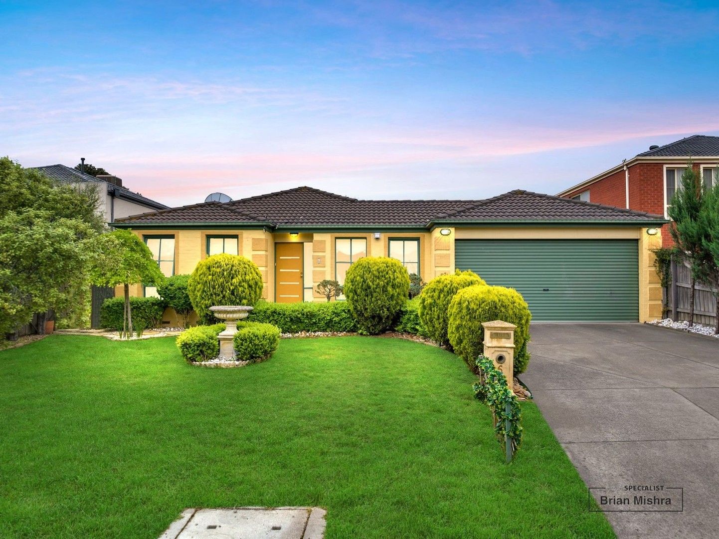 6 Welsh Court Roxburgh Park VIC 3064 Domain