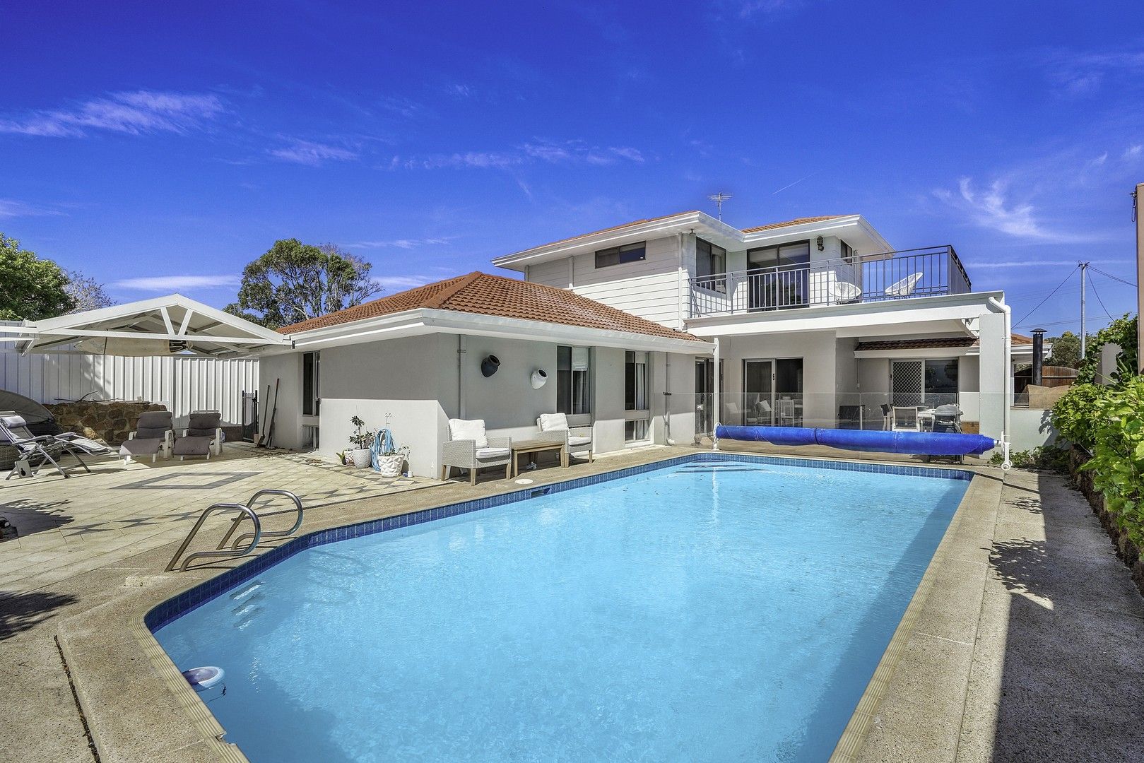 5 bedrooms House in 7 Alycon Place KALLAROO WA, 6025