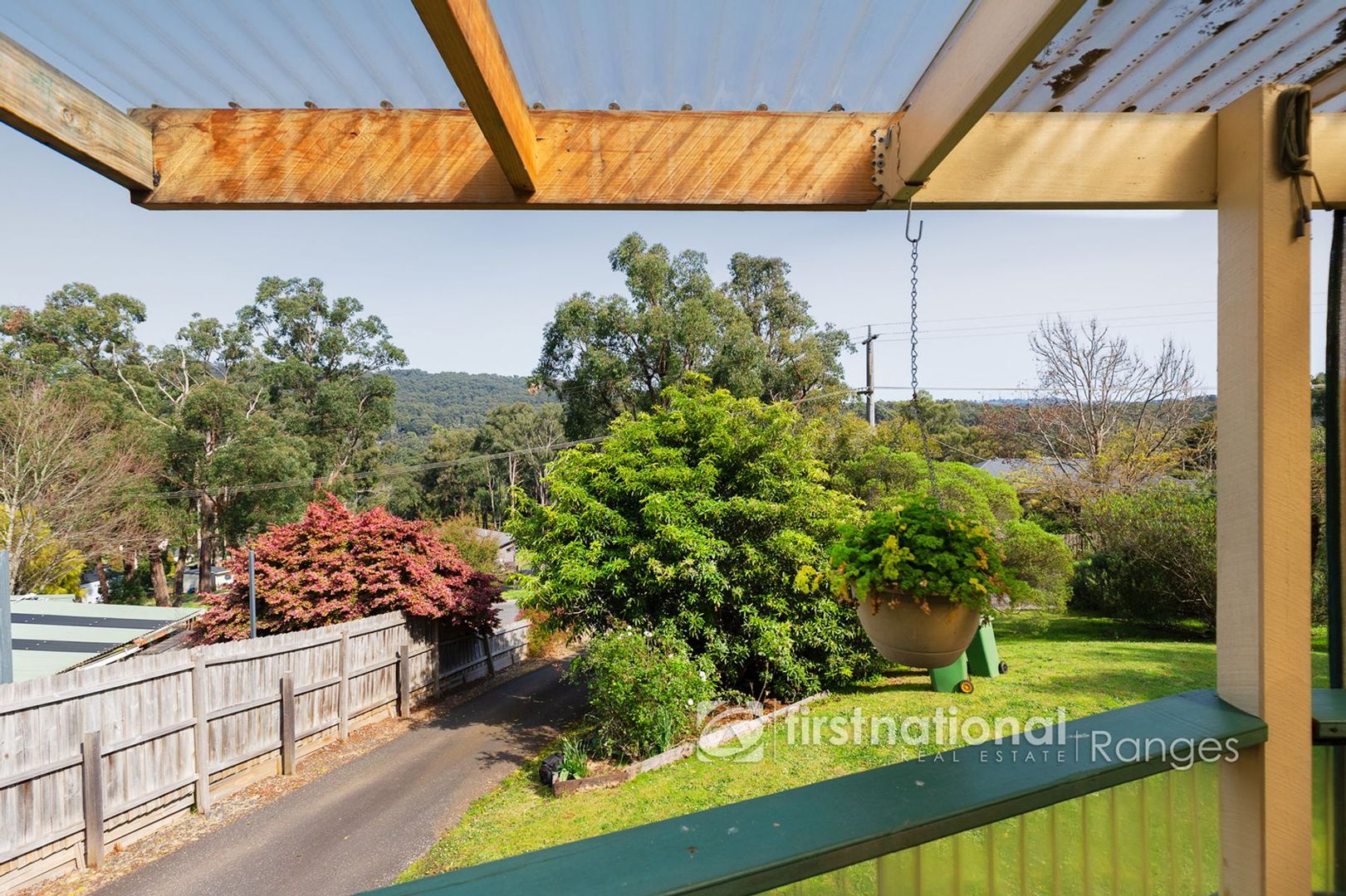 10 Devon Avenue, Cockatoo VIC 3781, Image 2