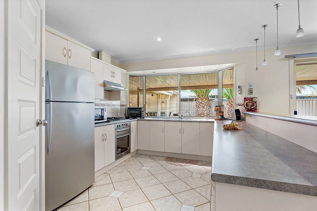 45 Swallow Crescent, Parafield Gardens SA 5107, Image 2