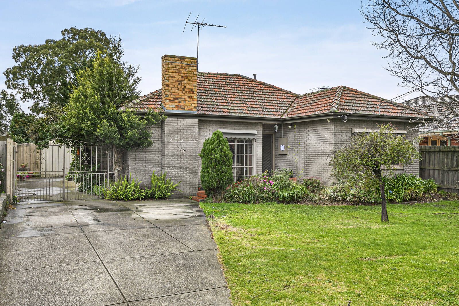 32 Roland Avenue, Strathmore VIC 3041, Image 0