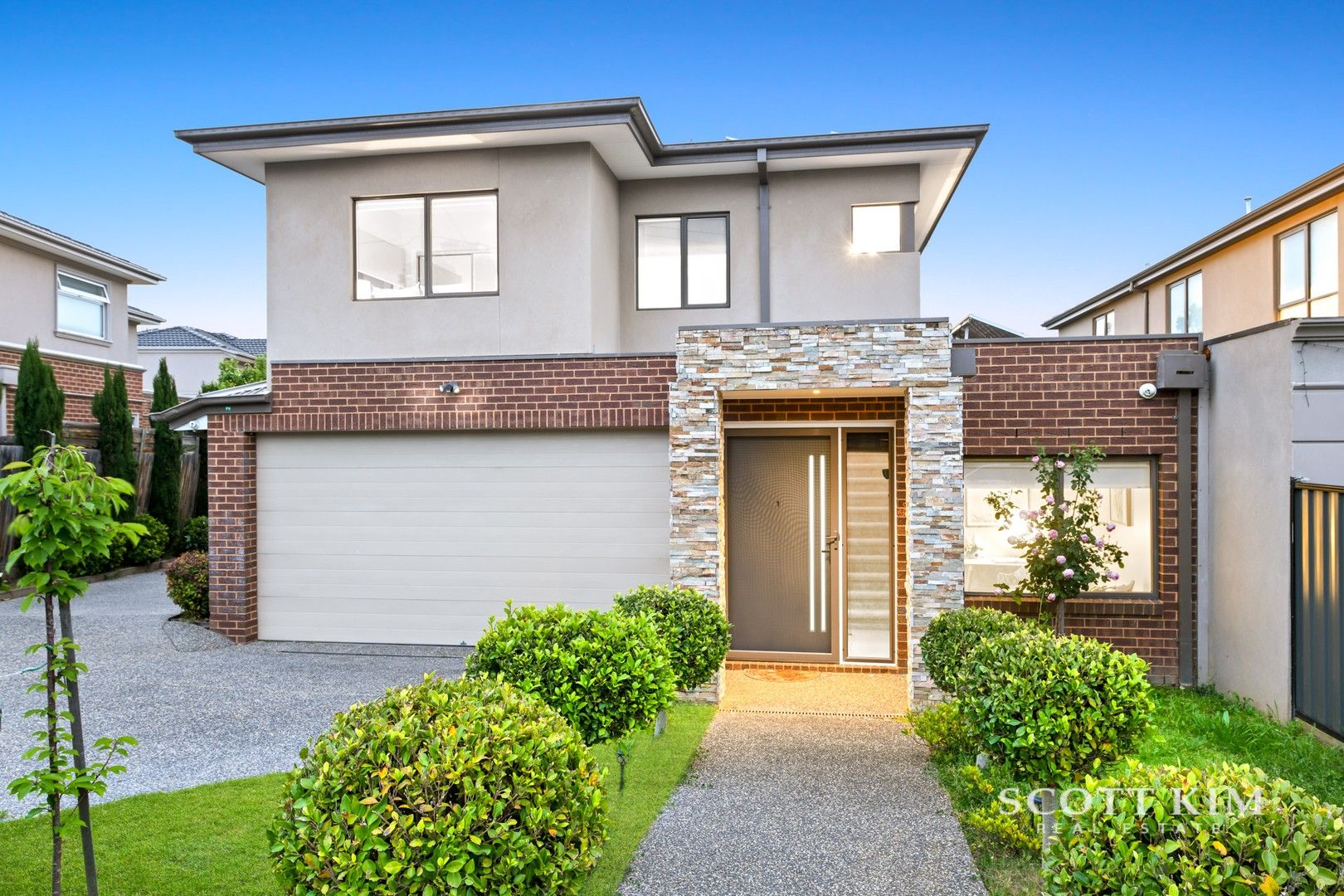 4 bedrooms Townhouse in 1/9 Persimmon Court DONCASTER VIC, 3108