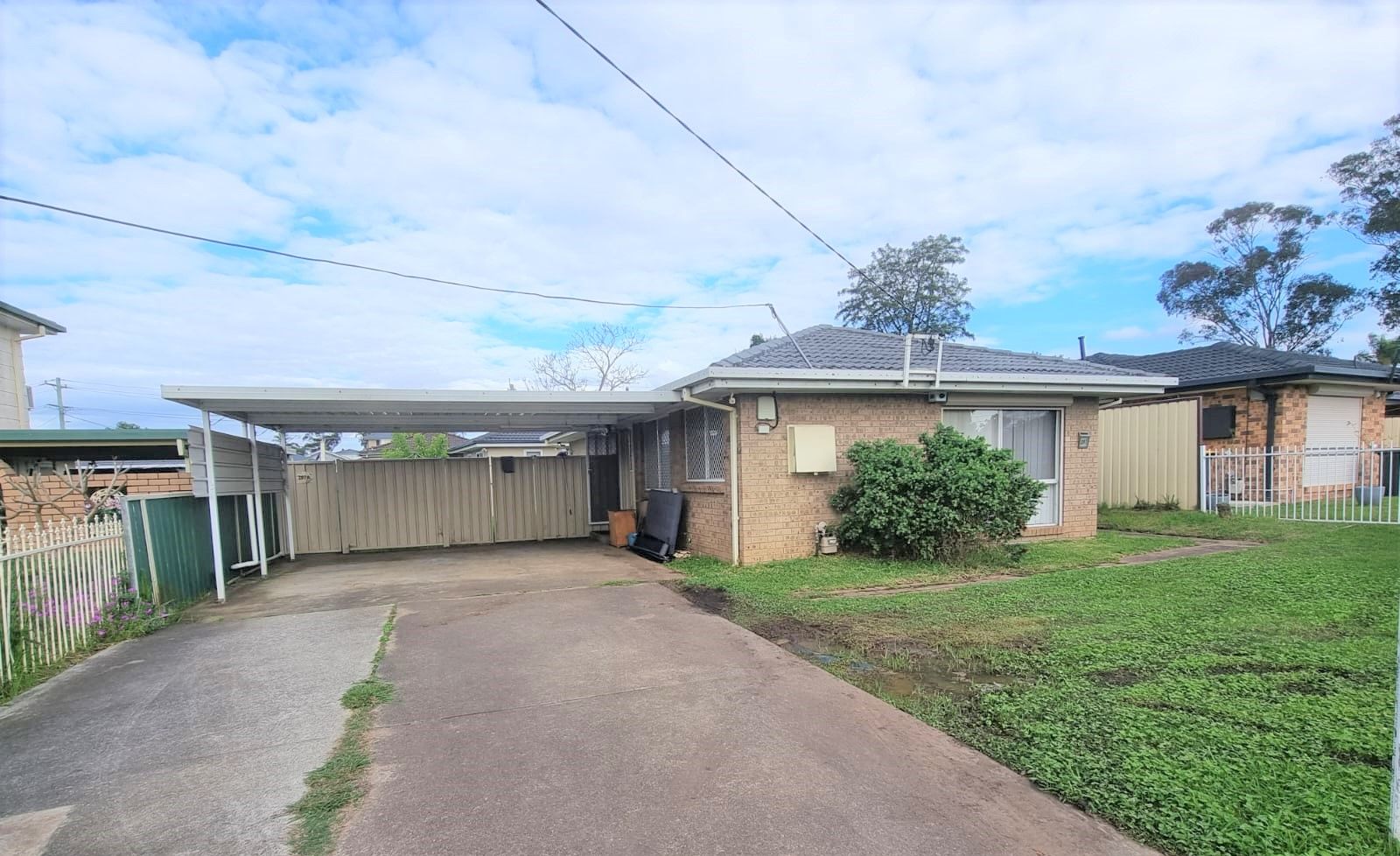 3 bedrooms House in 297 Carlisle Avenue HEBERSHAM NSW, 2770