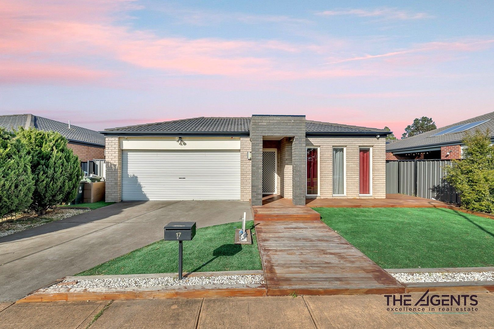4 bedrooms House in 17 Penton Way POINT COOK VIC, 3030