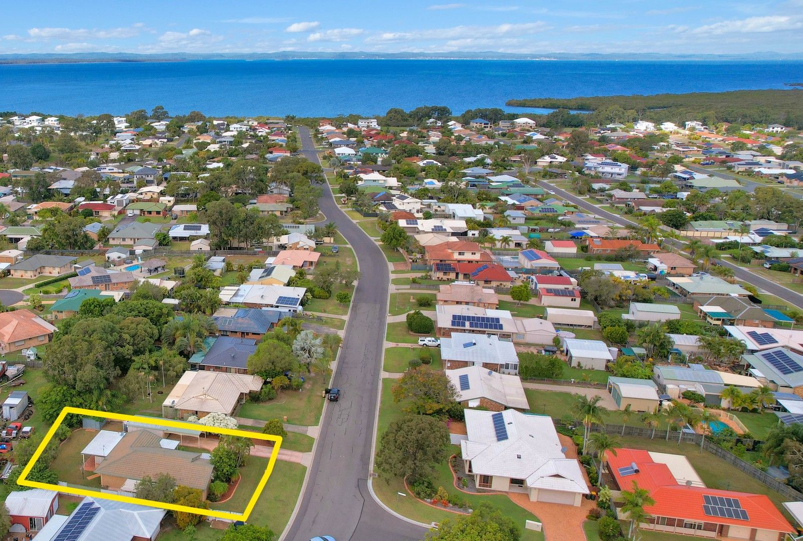 4 bedrooms House in 33 Aimee Drive URANGAN QLD, 4655