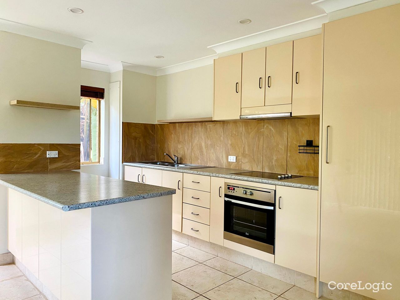 12/2 Brooke Avenue, Palm Beach QLD 4221 Apartment For Rent 690