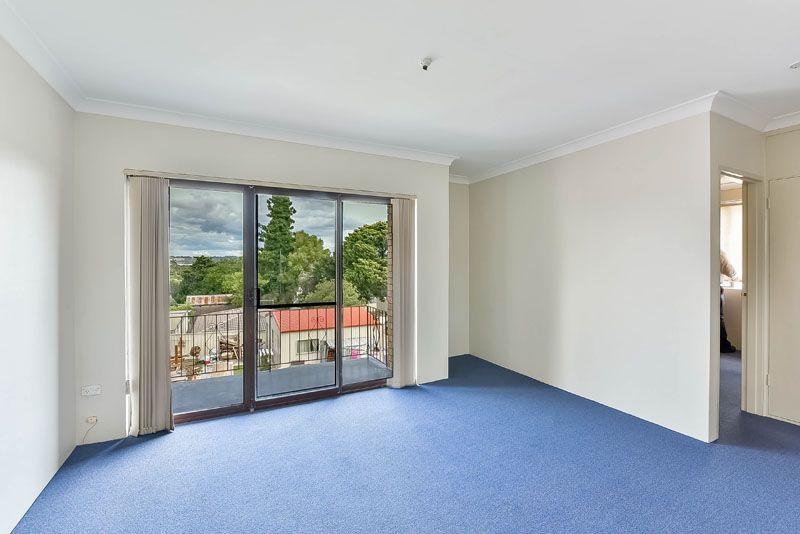 8/18 Sturt Street, Campbelltown NSW 2560, Image 1