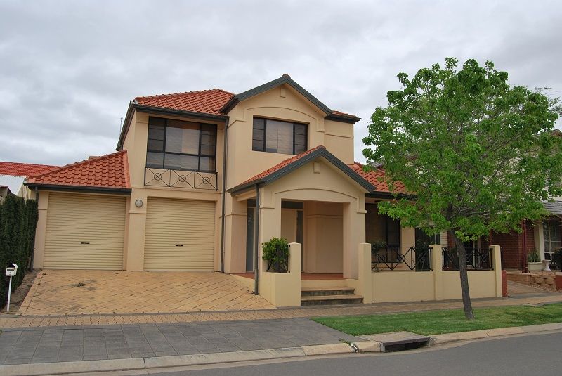 3 bedrooms House in 5 Lakeside Close MAWSON LAKES SA, 5095