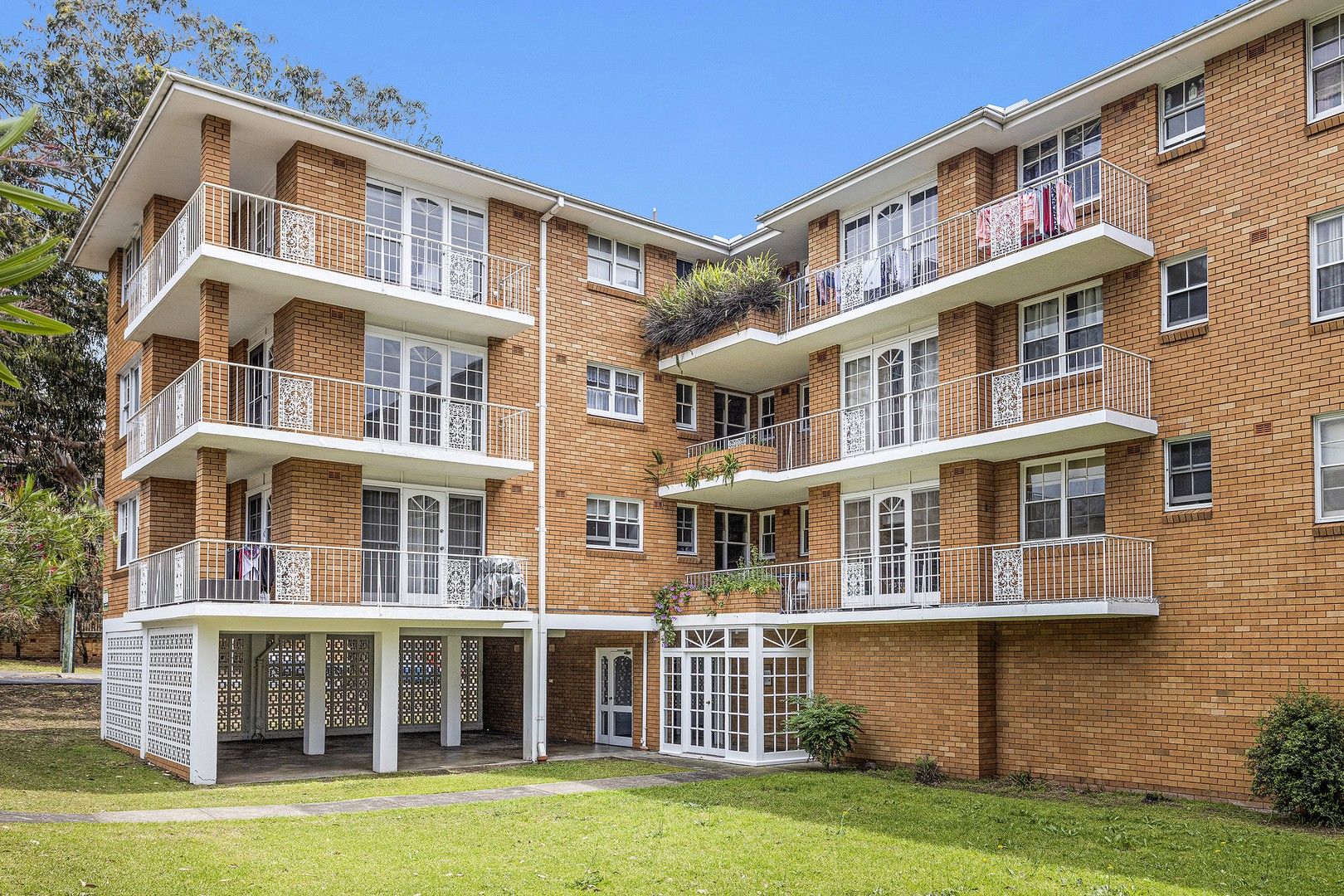 2 bedrooms Apartment / Unit / Flat in 8/48-54 Smith Street WOLLONGONG NSW, 2500
