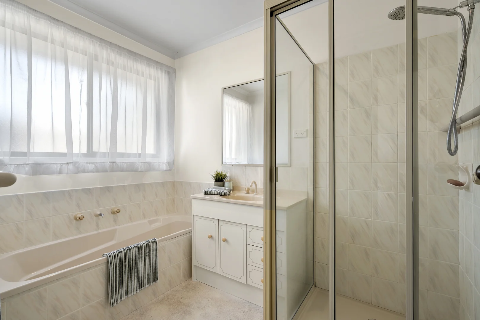 Additional image 8 of 2/21 Coleraine Crescent, Corio VIC 3214