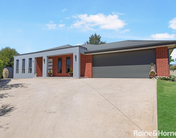 13 O'reilly Place, Llanarth NSW 2795