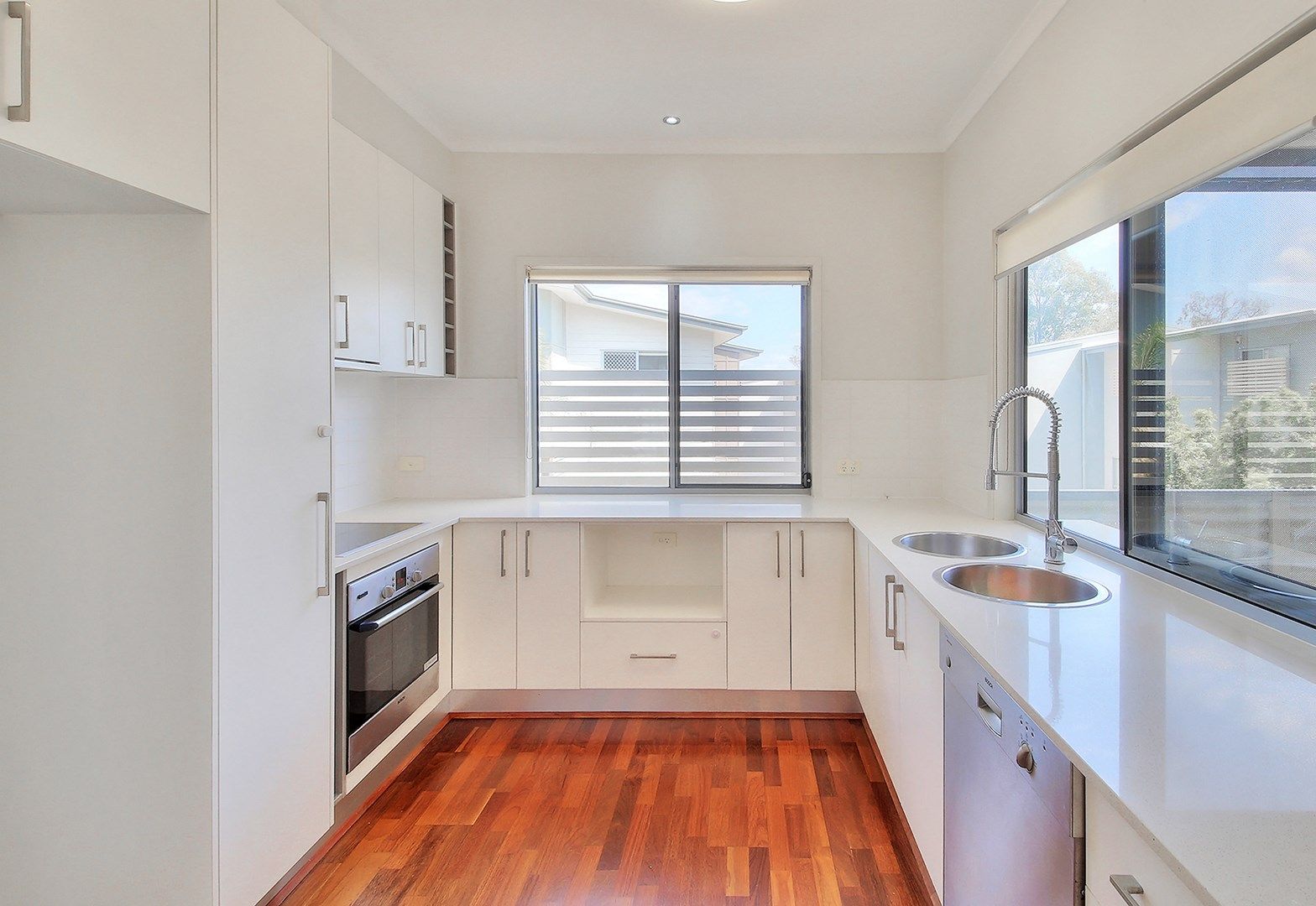 3 bedrooms Townhouse in 9/71 Anzac Road CARINA HEIGHTS QLD, 4152