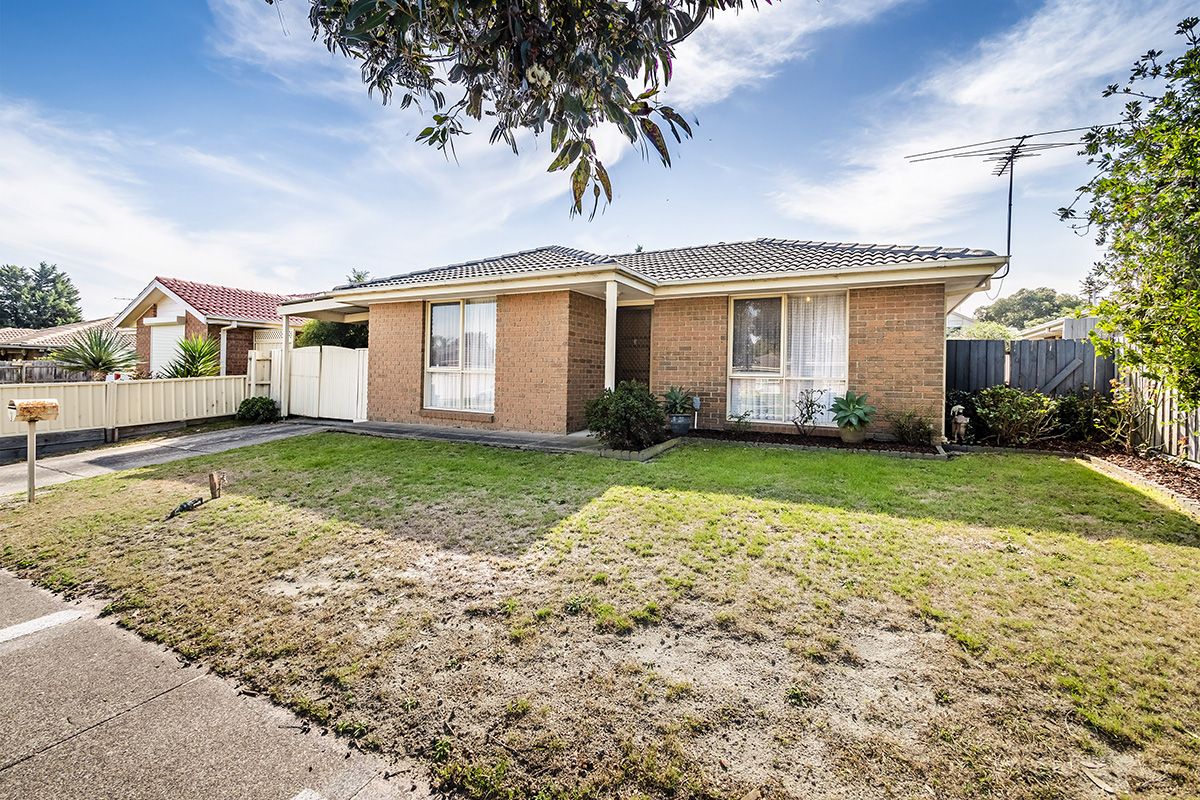 3 Brentwood Drive, Cranbourne North VIC 3977