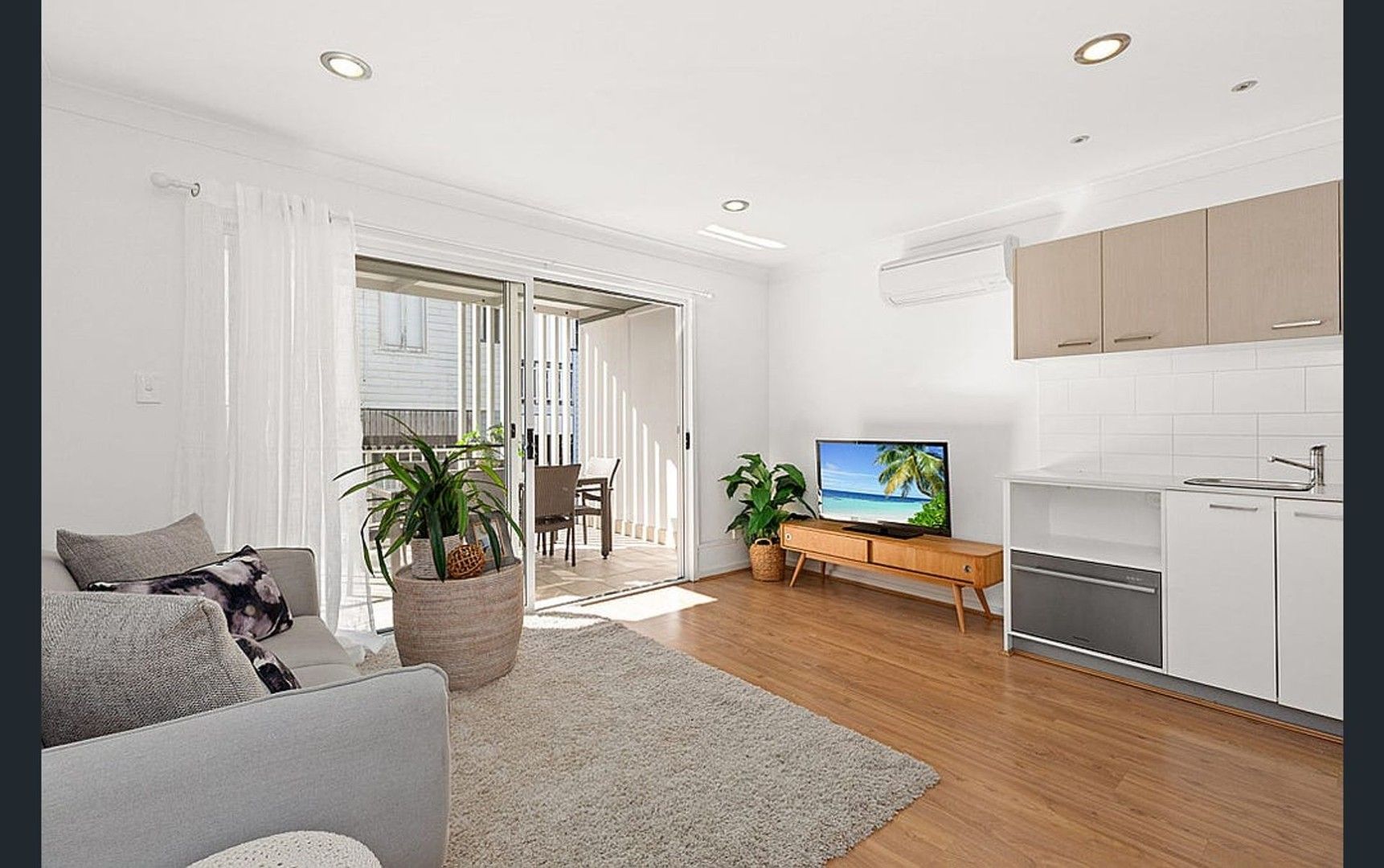 2 bedrooms Townhouse in 17 Wickham Street MORNINGSIDE QLD, 4170