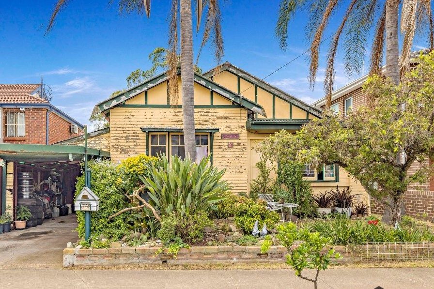 7 bedrooms House in 11 Byron Street CAMPSIE NSW, 2194