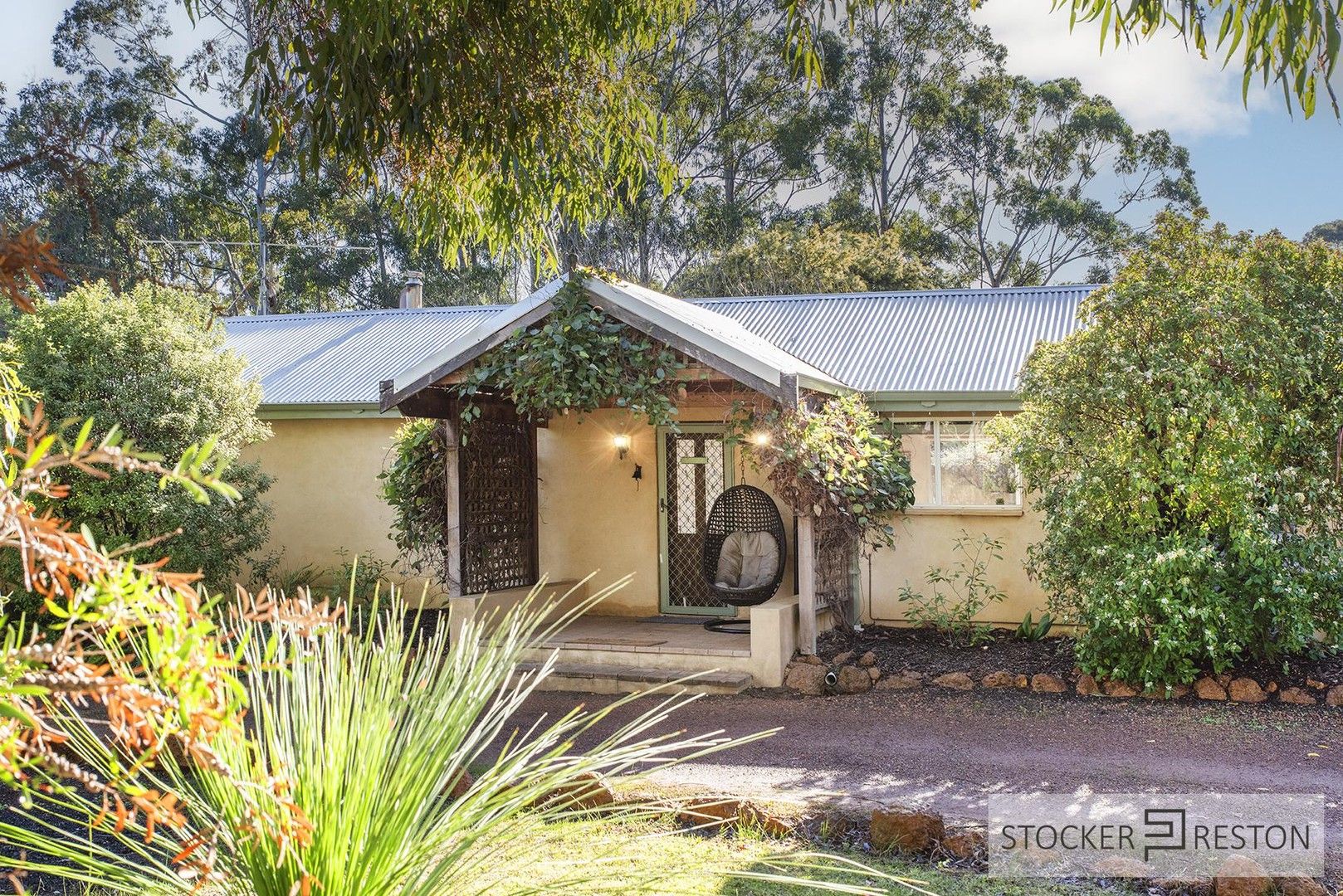 2 Karri Loop, Margaret River WA 6285 Domain