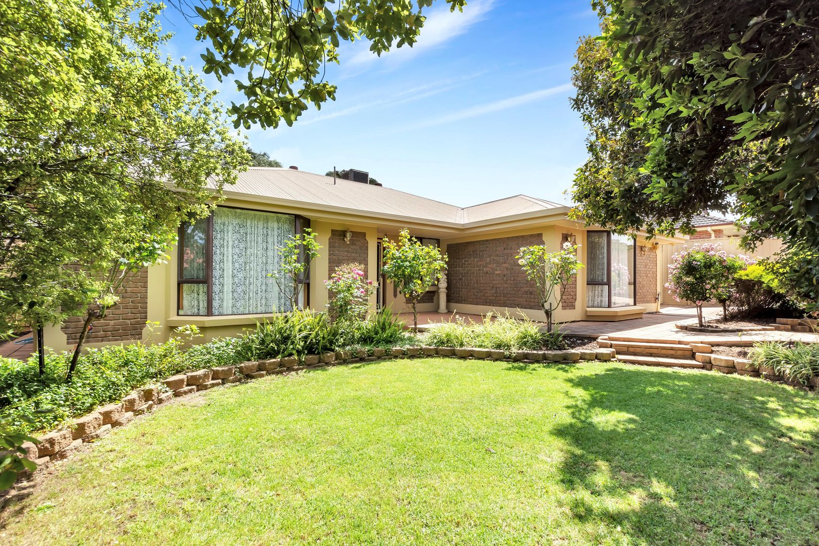 19 Horseshoe Drive, Woodcrof Property History & Address Research Domain