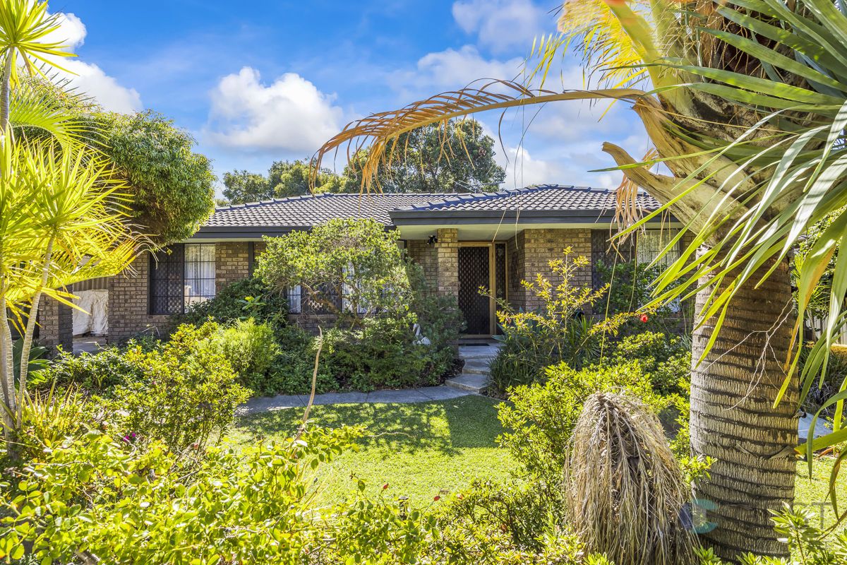 4 bedrooms House in 89 KINGFISHER AVENUE BALLAJURA WA, 6066