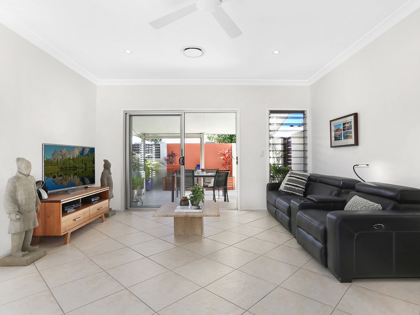 127/2 Grand Parade, Kawana Island QLD 4575, Image 2