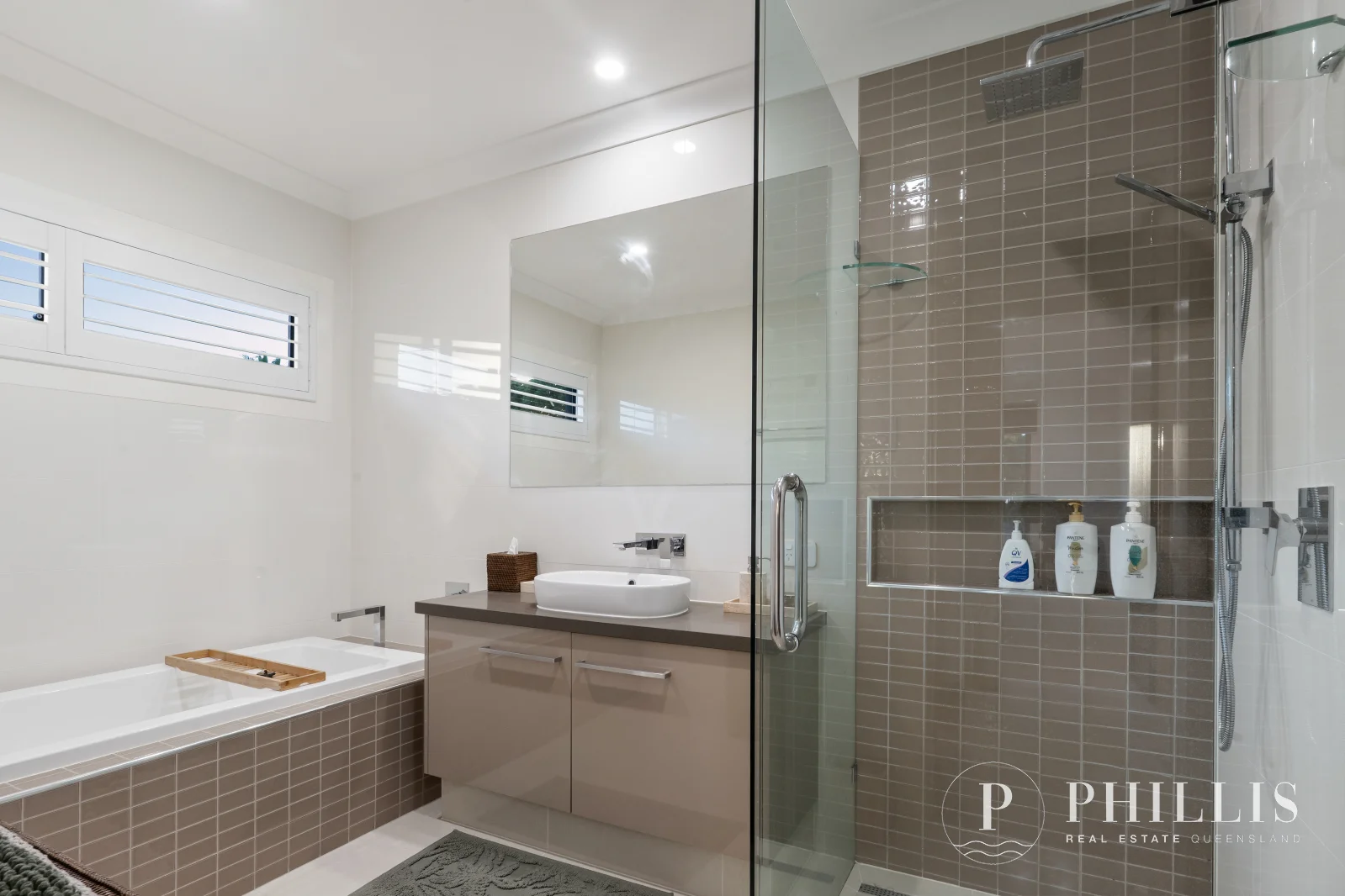 Additional image 33 of 2279 Banksia Lakes Drive, Sanctuary Cove QLD 4212