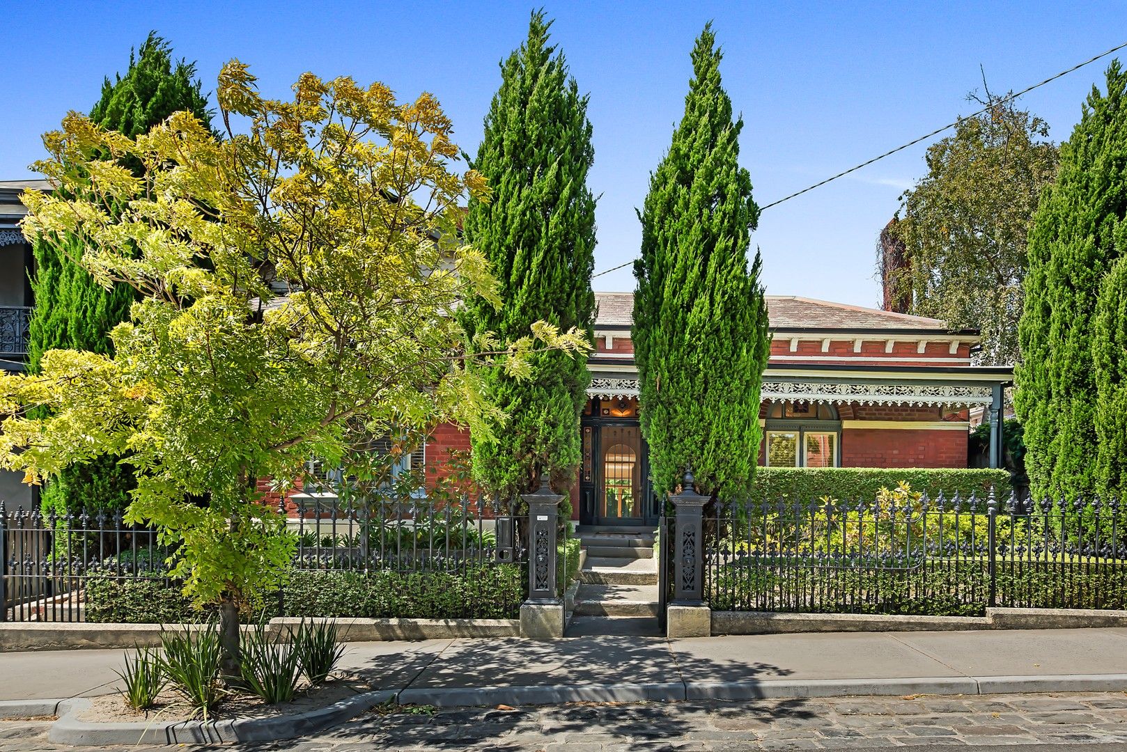 4 bedrooms House in 32 Hawksburn Road SOUTH YARRA VIC, 3141