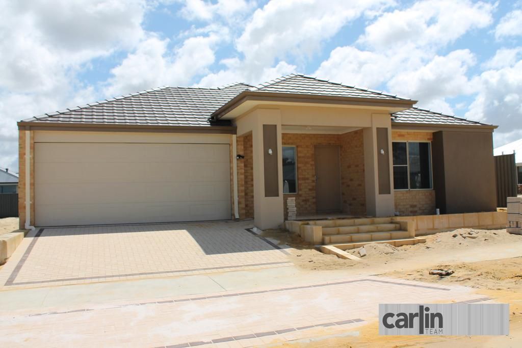 4 bedrooms House in 5 Ginger Loop TREEBY WA, 6164
