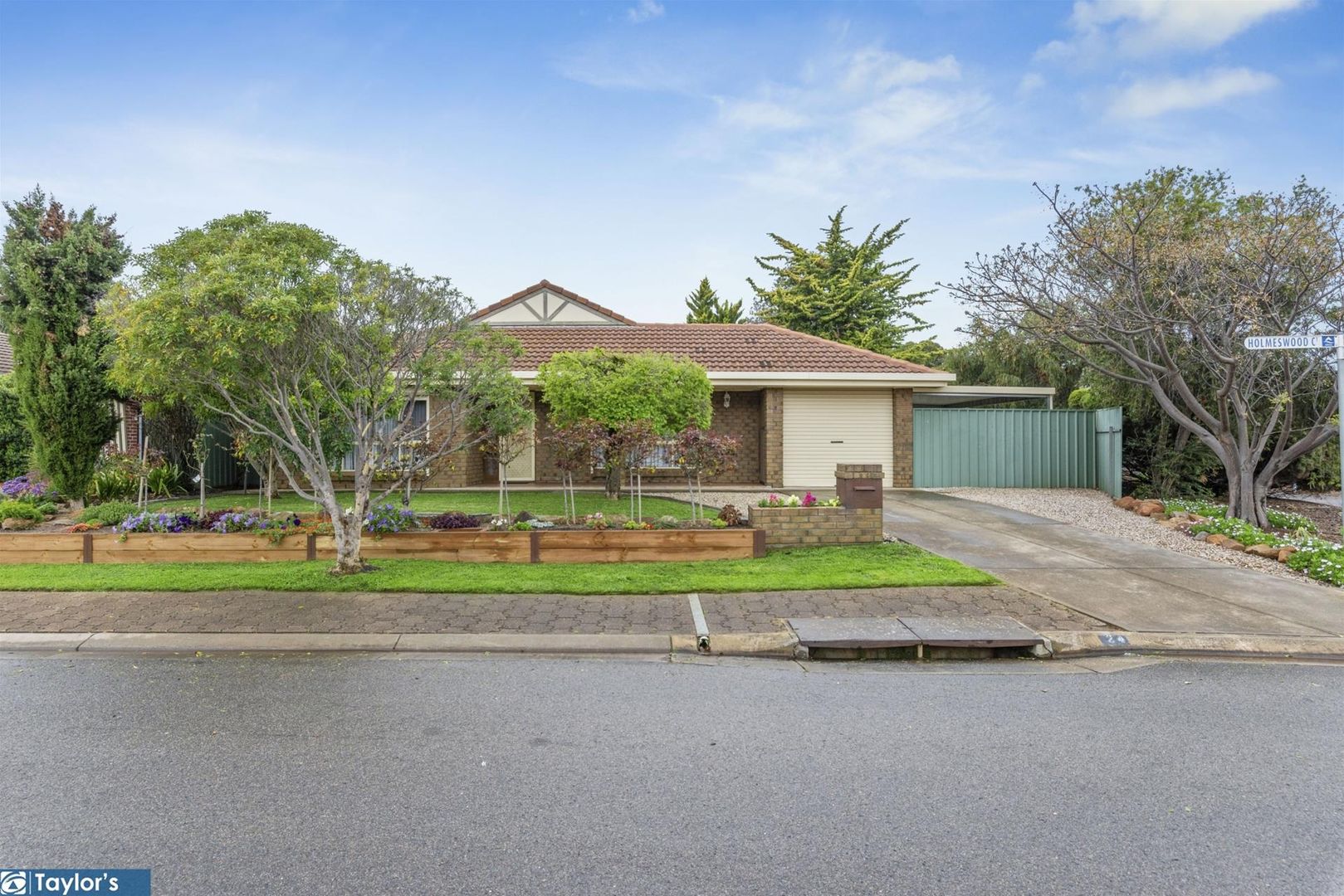 24 Holmeswood Court, Para Hills West SA 5096, Image 2