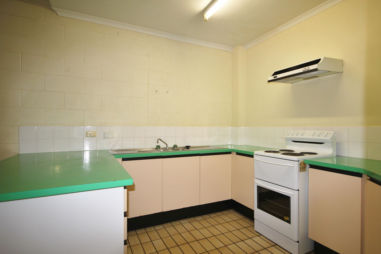 25/1619 Old Common Road, Belgian Gardens QLD 4810 Apartment For Rent