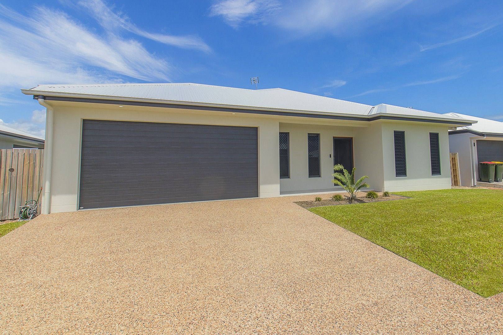 3 bedrooms House in 15 Clementine Street MOUNT LOW QLD, 4818