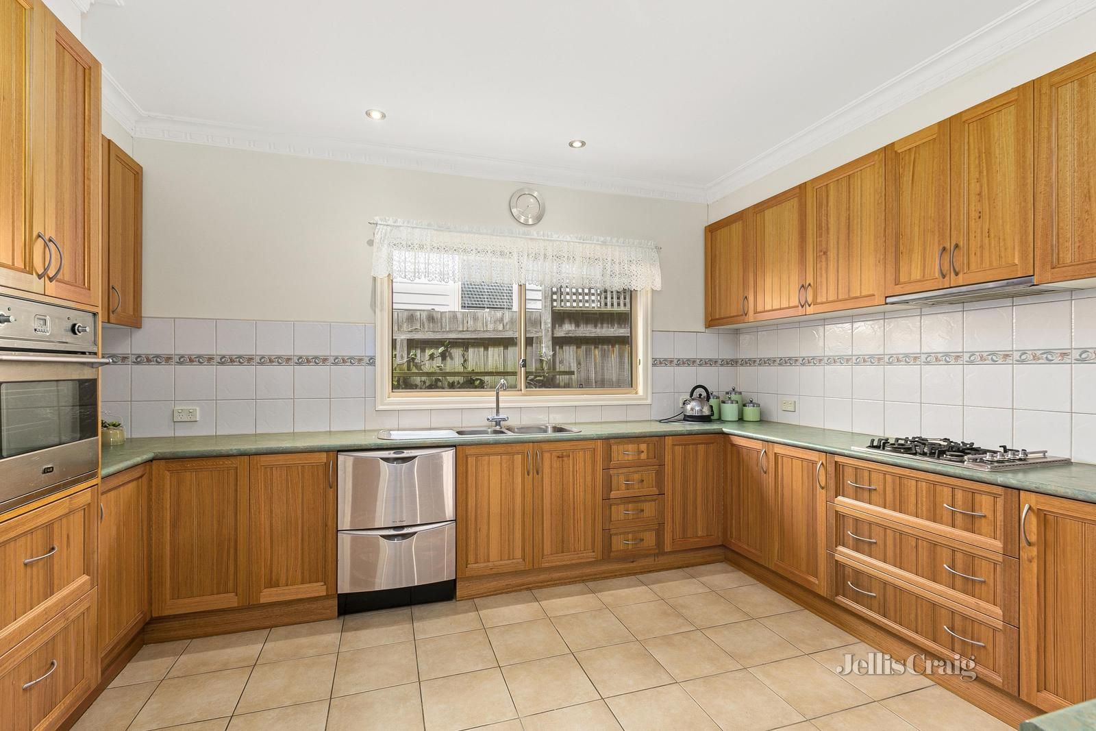 47 Alma Terrace, Newport VIC 3015, Image 2