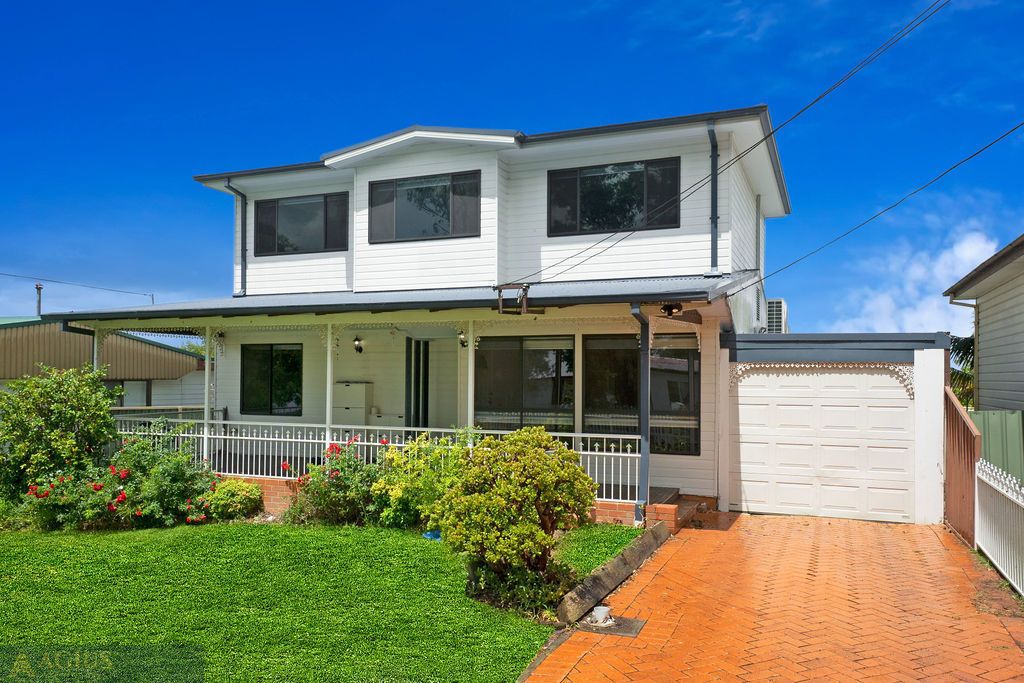 5 bedrooms House in 18 Noakes Parade LALOR PARK NSW, 2147
