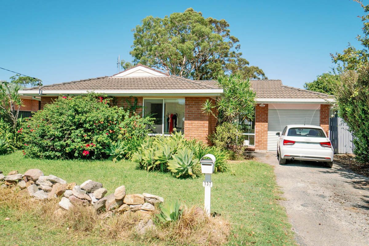 3 bedrooms House in 137 Delia Avenue HALEKULANI NSW, 2262