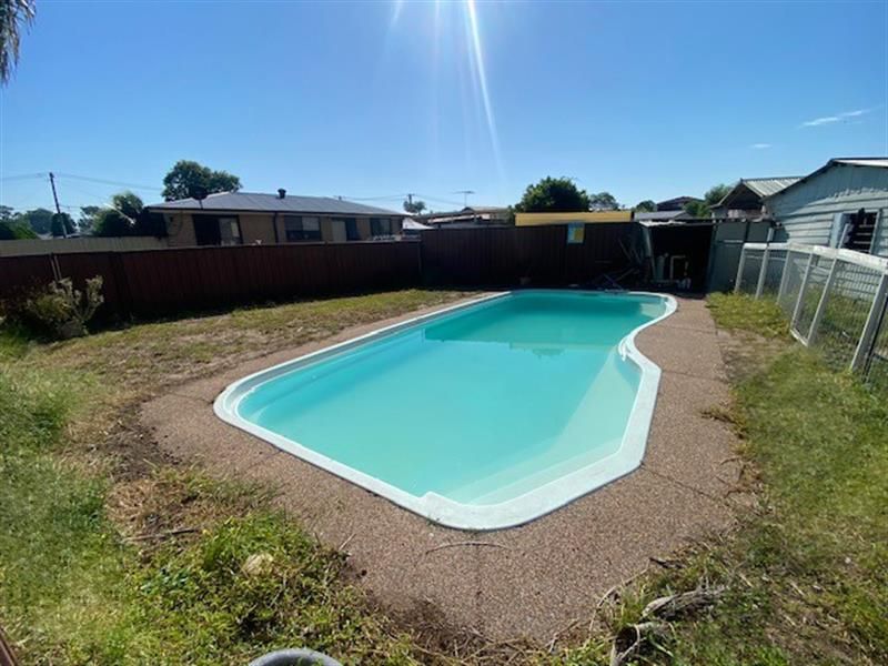 8 Kent Place, Colyton NSW 2760, Image 2