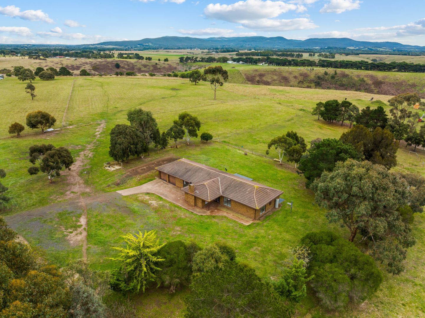 225 Palmer Road, Sunbury VIC 3429 House for Sale Domain