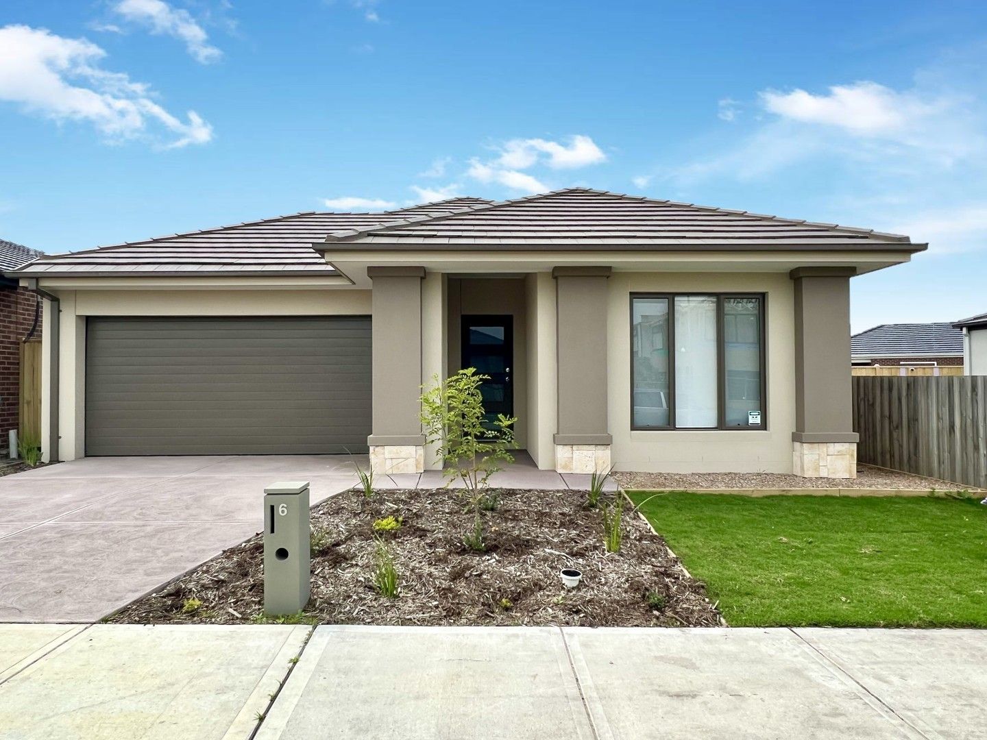 4 bedrooms Apartment / Unit / Flat in 6 Bolero Way JUNCTION VILLAGE VIC, 3977