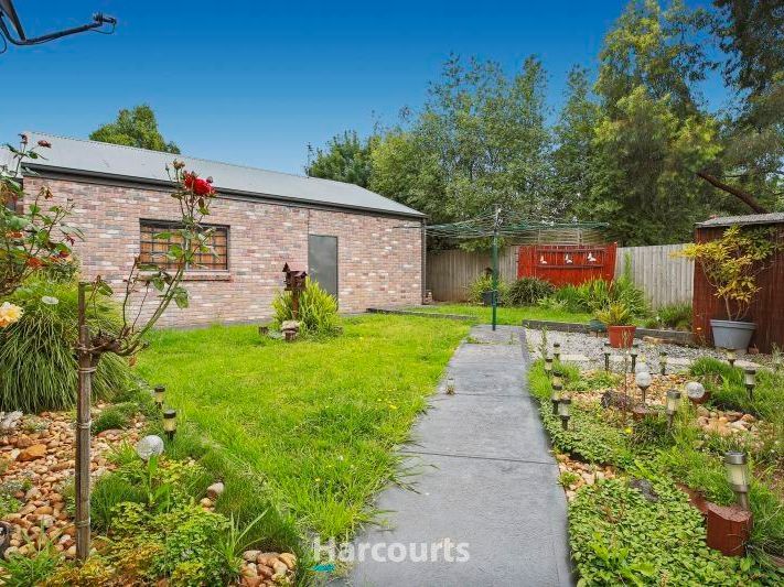 4 bedrooms House in 12 Cameron Way PAKENHAM VIC, 3810