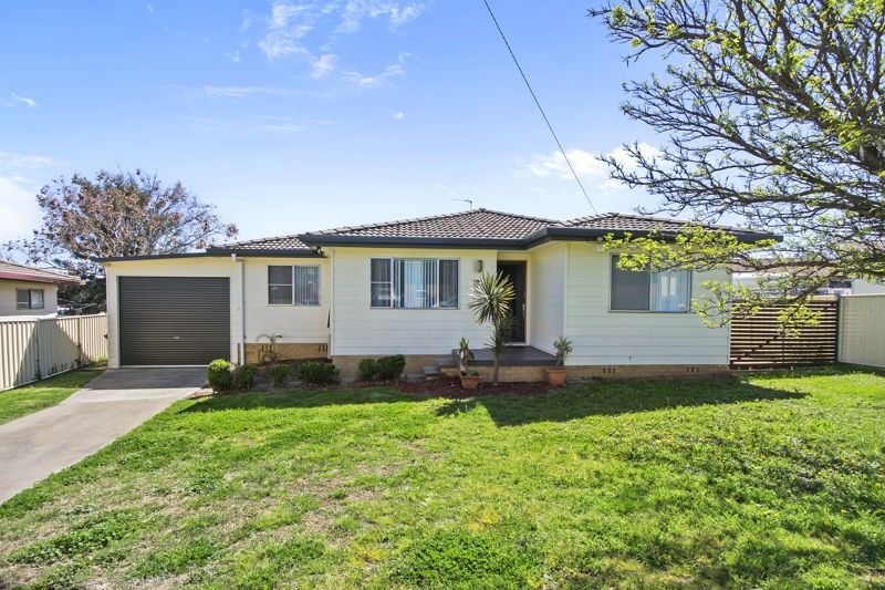 3 bedrooms House in 8 Milburn Road TAMWORTH NSW, 2340