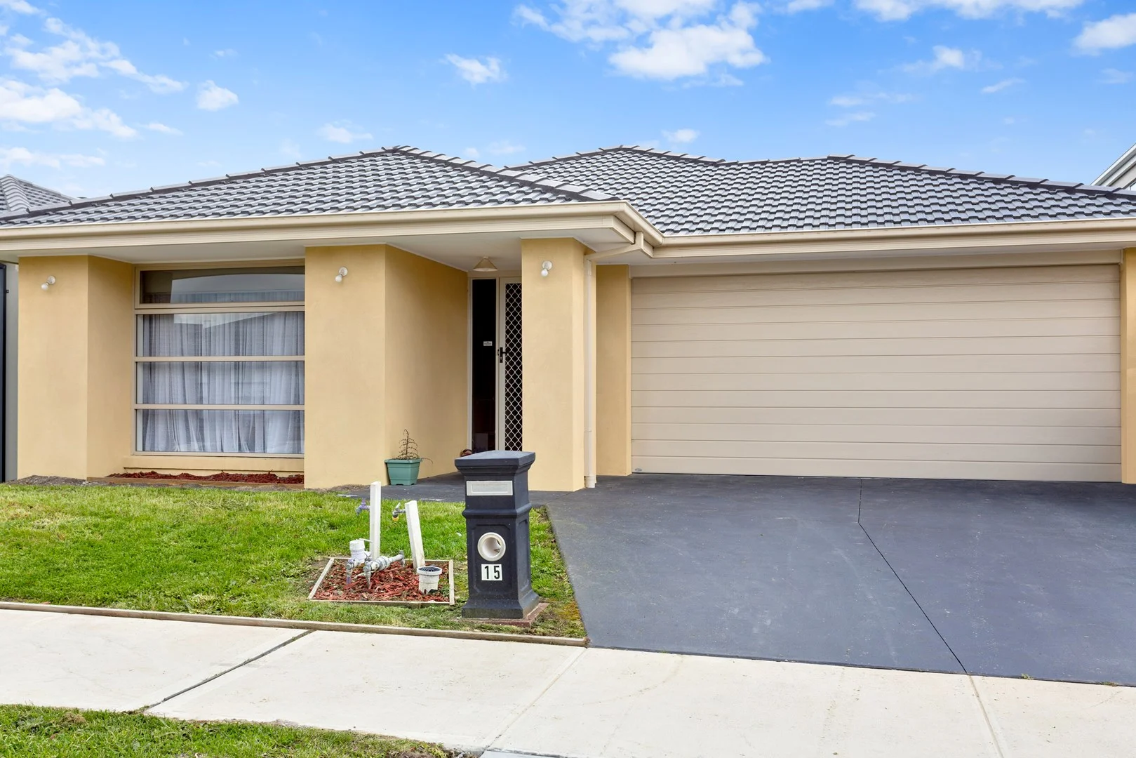 15 Captain Street, Officer VIC 3809