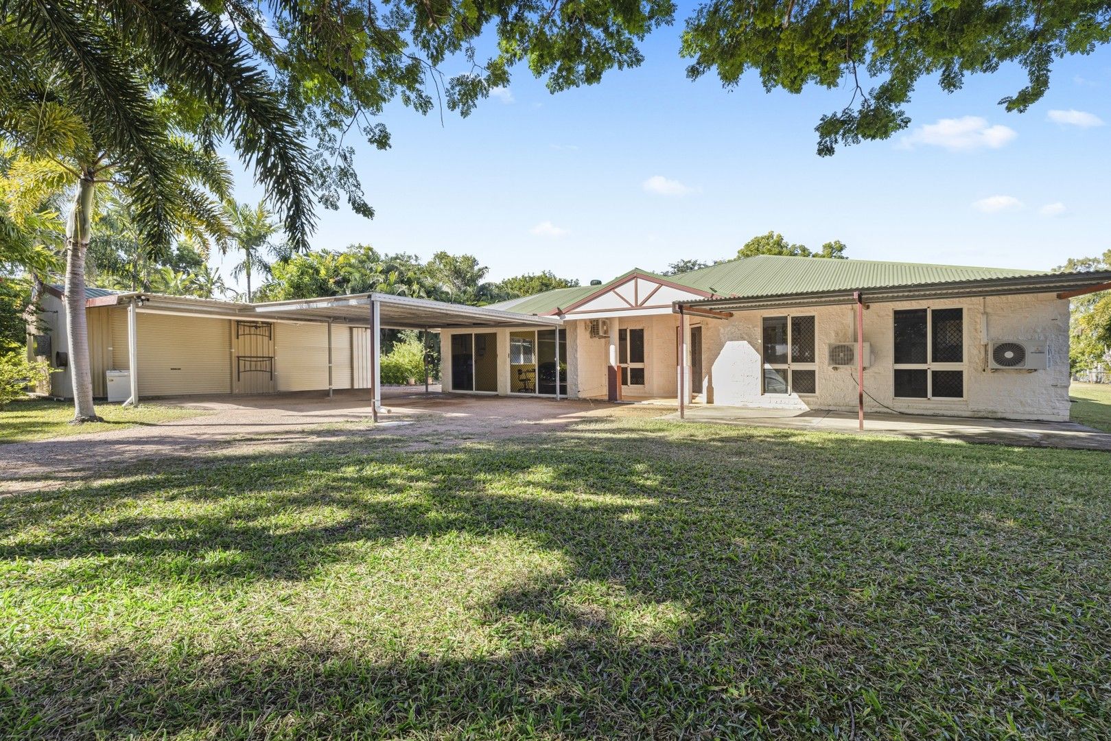 7 bedrooms House in 13 Dartmoor Drive KELSO QLD, 4815