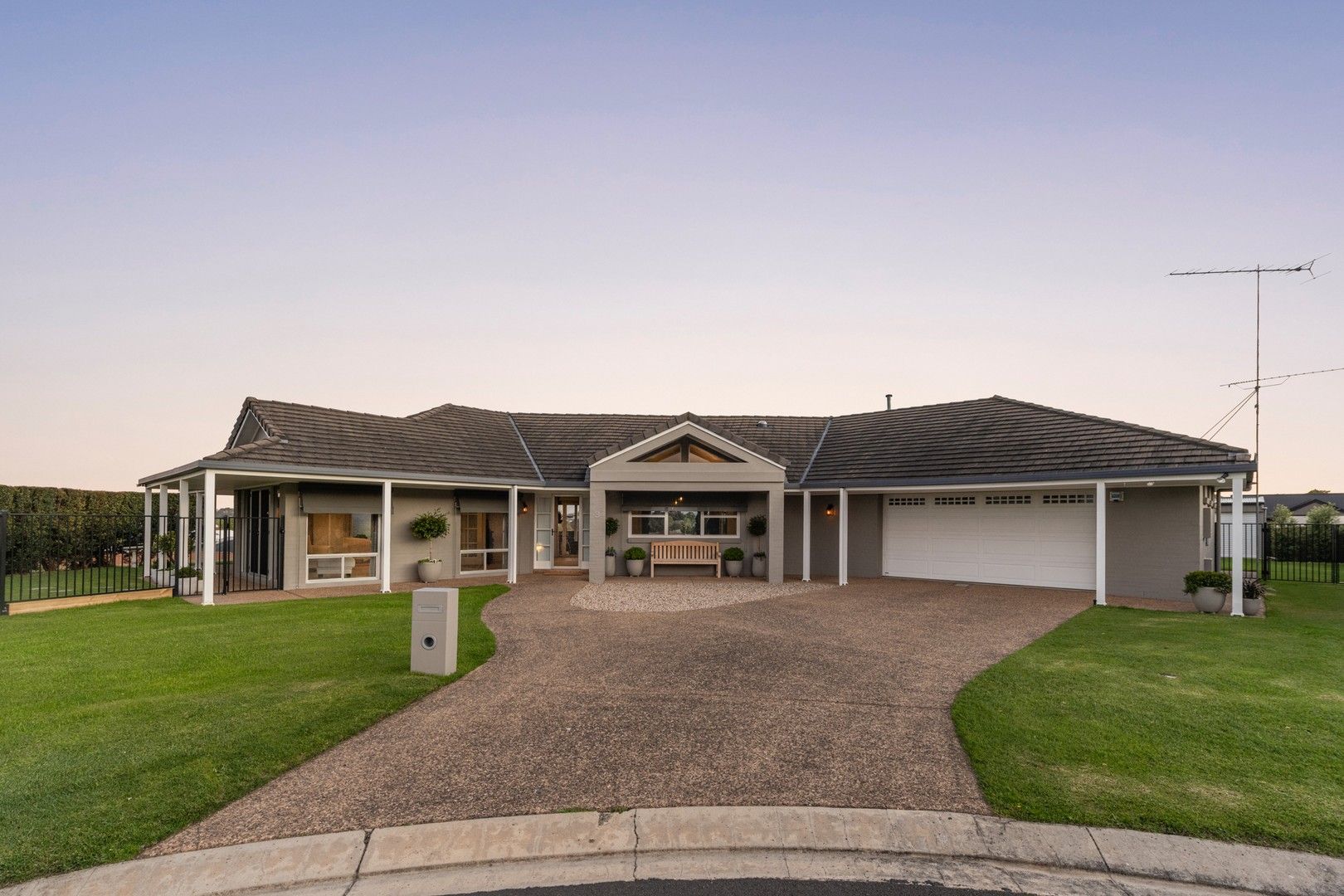 4 bedrooms House in 3 Longmire Terrace MOUNT GAMBIER SA, 5290